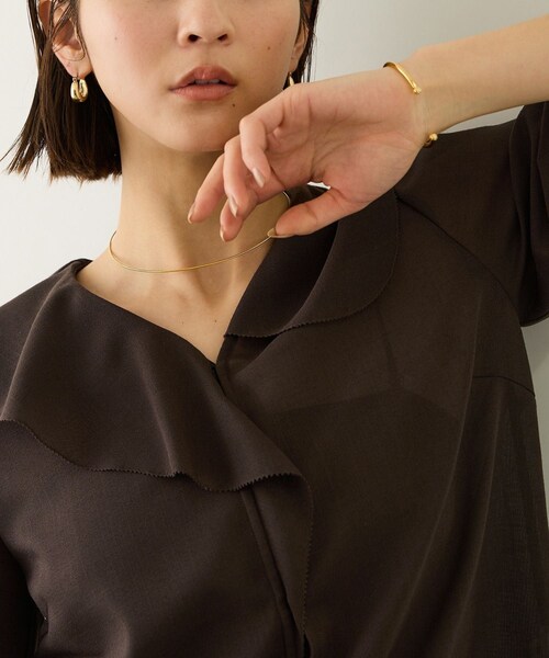 ROPE'(ロペ)の「リネンライクフリルカラーブラウス/セットアップ対応・イージーケア(シャツ/ブラウス・レディース・ベージュ/ダークブラウン・36/38)」の21枚目の写真