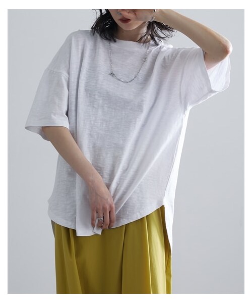 nissen（ニッセン）の「綿１００％裾ラウンドオーバーシルエットＴシャツ ［Soiunique］（Tシャツ/カットソー・レディース・オフホワイト/ダークグレー/ライトピンク・M/L）」の4枚目の写真