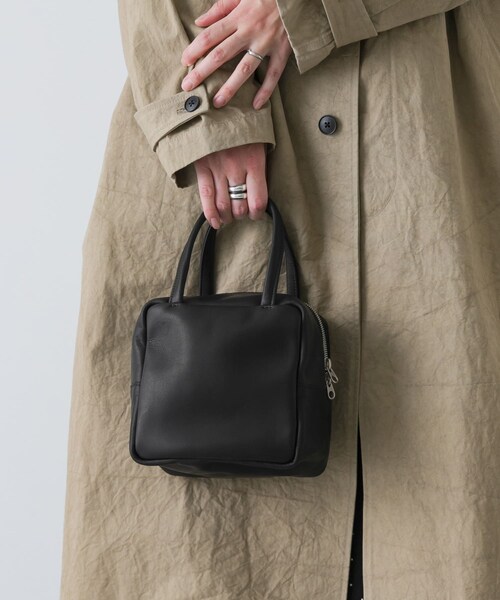 かぐれ（カグレ）の「MORMYRUS　CUBE TOTE（ハンドバッグ・レディース・BLACK・Free）」の2枚目の写真