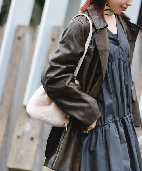 RODE SKO（ロデスコ）の「ウッドボールキンチャクファーバッグ（スカート・レディース・IVORY/MOCHA/BROWN・one）」の6枚目の写真