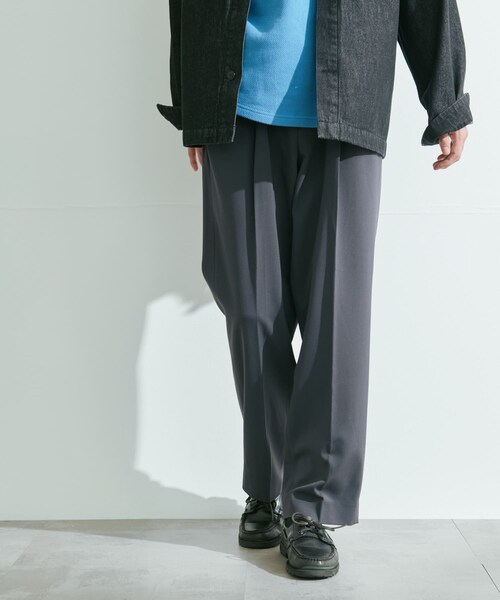 URBAN RESEARCH DOORS(アーバンリサーチドアーズ)の「『UR TECH』完声2タックワイドトラウザー(その他パンツ・メンズ・GREIGE/CHARCOAL/BLACK・S/M/L)」の17枚目の写真