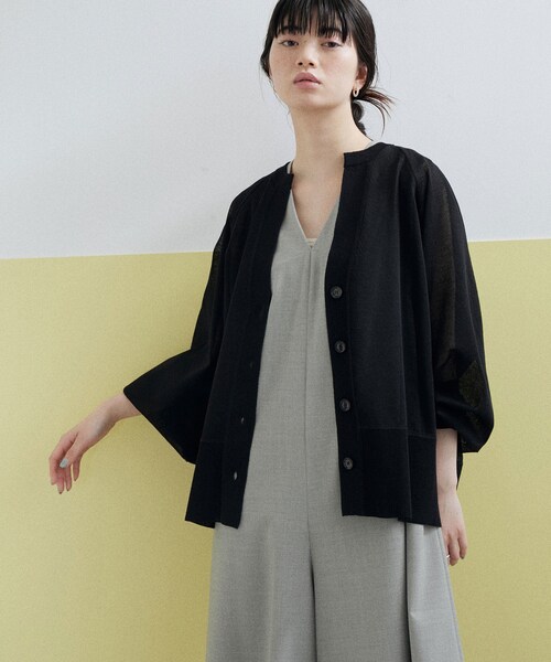 ADAM ET ROPE'（アダムエロペ）の「【WEB限定】キーネックシアーカーディガン（カーディガン/ボレロ・レディース・ブラック/ブラック系/ホワイト/ホワイト系/ブルー/ピンク・F）」の8枚目の写真