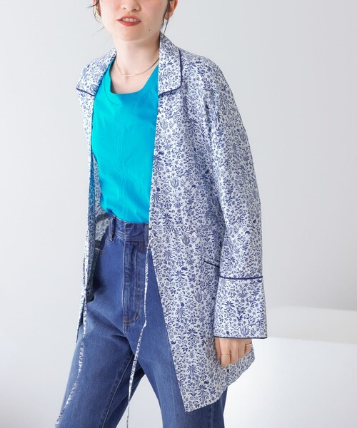 KBF（ケイビーエフ）の「ドロストプリントガウン（テーラードジャケット・レディース・BLUE/BEIGE/NAVY・one）」の4枚目の写真