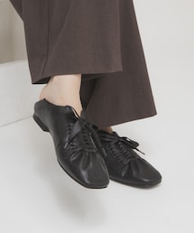 KBF | サテンリボンギャザーシューズ(その他シューズ)