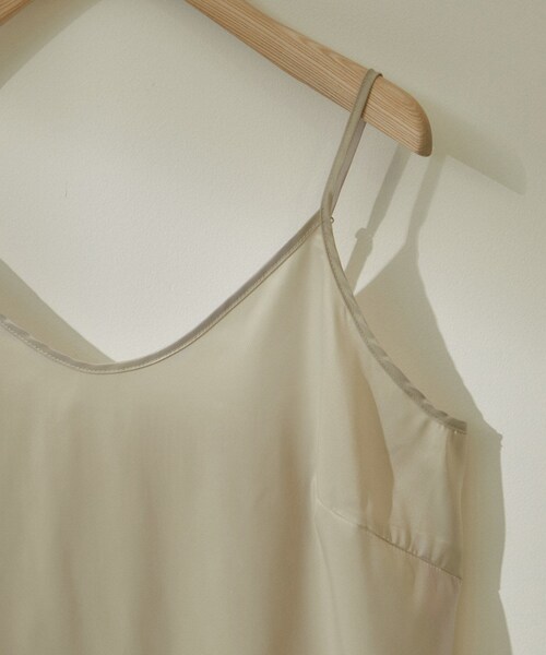 ADAM ET ROPE'（アダムエロペ）の「ペチコートワンピース【着丈調整可能】（その他アンダーウェア/インナー・レディース・ブラック/ベージュ・F）」の6枚目の写真