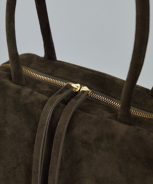 ADAM ET ROPE'(アダムエロペ)の「【EC限定】スウェードライクソフトミドルボストン(ボストンバッグ・レディース・キャメル/カーキ・F)」の6枚目の写真