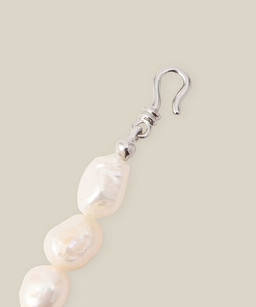 ROPE'（ロペ）の「グラデーションパールショートネックレス（ネックレス・レディース・ブルー系・F）」の5枚目の写真