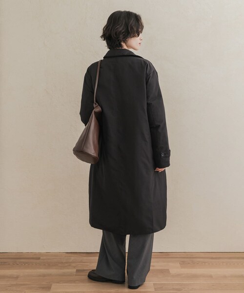 URBAN RESEARCH DOORS(アーバンリサーチドアーズ)の「ステッチレスライトダウンロングコート(テーラードジャケット・レディース・BLACK/KHK.BEG・Free)」の7枚目の写真