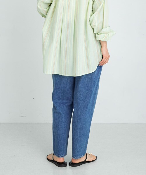 URBAN RESEARCH Sonny Label（アーバンリサーチサニーレーベル）の「『34サイズ/低身長向けも展開』ワイドテーパードデニム（デニムパンツ・レディース・ミッドブルー/ホワイト・34/36/38）」の21枚目の写真