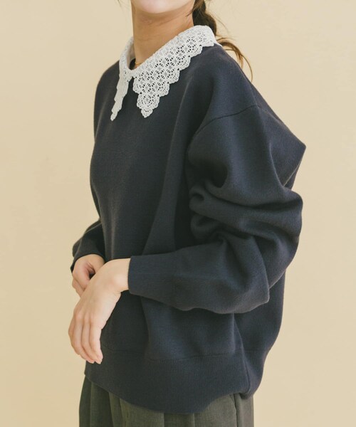 ITEMS URBANRESEARCH（アイテムズ アーバンリサーチ）の「衿レーススウェットライクニット（ニット/セーター・レディース・GRY/NVY/IVO・Free）」の4枚目の写真