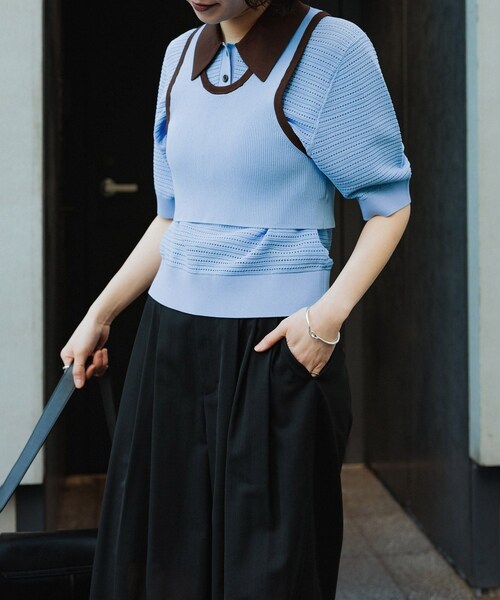 ADAM ET ROPE'（アダムエロペ）の「【サステナブル】タンクコンビパターンポロニット（ポロシャツ・レディース・オフホワイト/ブラウン/サックス・F）」の6枚目の写真