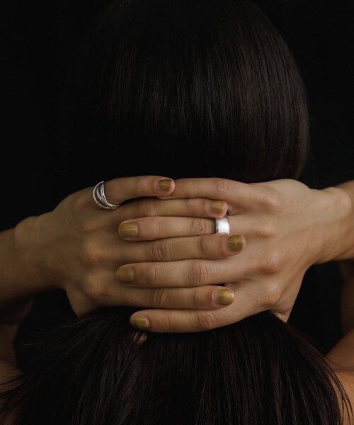 URBAN RESEARCH（アーバンリサーチ）の「decor『デコール』　Wide ring（リング・レディース・Silver・12）」の4枚目の写真