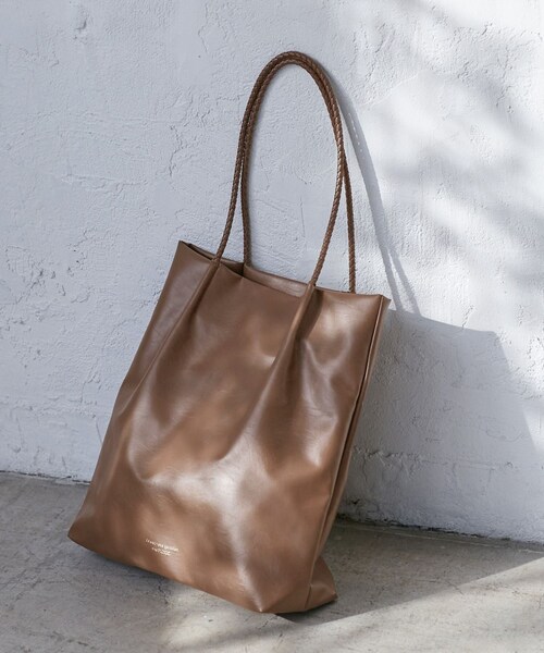 ROPE' PICNIC(ロペピクニック)の「【A4対応・洗える】メッシュハンドルトートバッグ(トートバッグ・レディース・ブラック系/ライトグレー/キナリ系/ワイン系/イエロー系/シルバー系/ブラック/グレー/キナリ/ブラウン系/ベージュ/ブルー/ブルー系/ラベンダー/レッド/ピンク/ローズピンク/ピンク系/ゴールド/シルバー/ブラウン/ライトグリーン・F)」の4枚目の写真