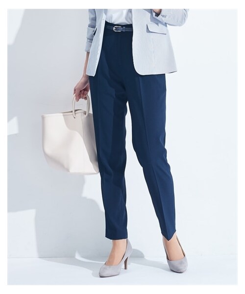nissen（ニッセン）の「【レディーススーツ】吸汗速乾ストレッチコードレーンセットアップスーツ（上下別売）（スーツスカート・レディース・テーラード:ネイビー×オフホワイトストラ/テーラード:ネイビー系/ノーカラー:ネイビー×オフホワイトストラ/ノーカラー:ネイビー系/セミワイドパンツ:ネイビー系/ブラウス:ネイビー×オフホワイトストライ/ブラウス:ネイビー系/ロングフレアSK:ネイビー×オフホワイト/ロングフレアSK:ネイビー系/タックフレアSK:ネイビー×オフホワイト/テーパードパンツ:ネイビー系・M/M(新サイズ)）」の5枚目の写真