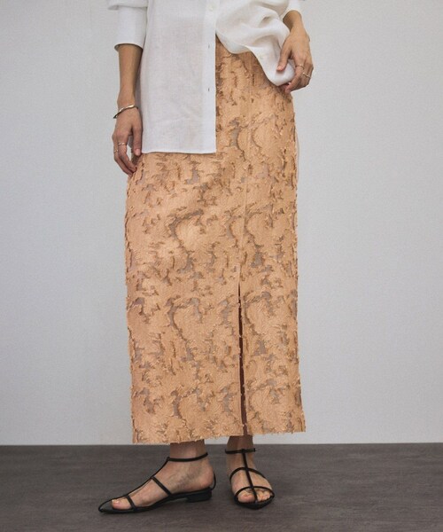 ADAM ET ROPE'（アダムエロペ）の「エルブジャガードスリットナロースカート（スカート・レディース・ブラック/ホワイト/ブラウン/イエロー・F）」の18枚目の写真