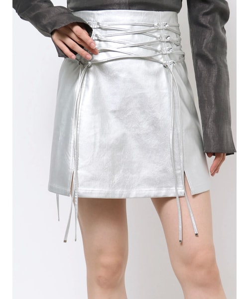 EATME（イートミー）の「フェイクレザーレースアップミニスカート（スカート・レディース・アイボリー/ブラック/シルバー・S/M）」の11枚目の写真