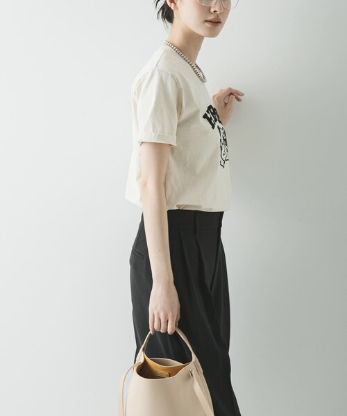URBAN RESEARCH（アーバンリサーチ）の「『別注』Mixta×URBAN RESEARCH　HEMET（Tシャツ/カットソー・レディース・CAMEL/NATURAL/V BLACK・S）」の17枚目の写真