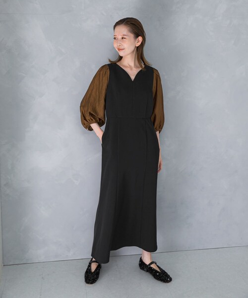 URBAN RESEARCH ROSSO（アーバンリサーチロッソ）の「ドッキングスリーブVネックワンピース（ワンピース・レディース・KHK×BRN/BL×BRONZE・FREE）」の6枚目の写真