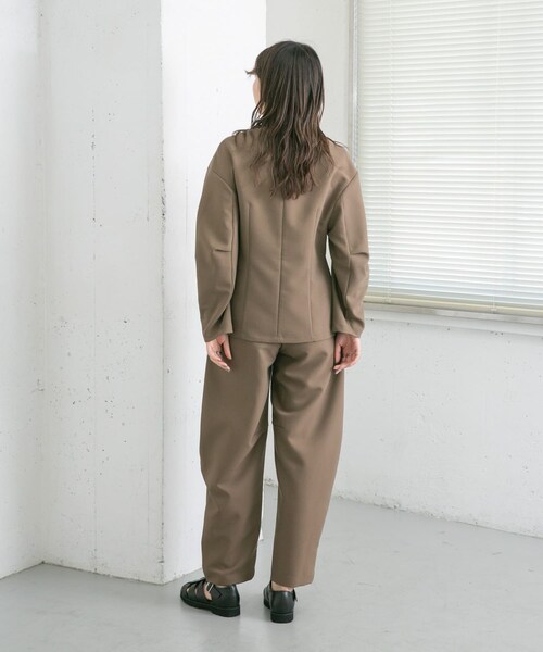 KBF（ケイビーエフ）の「ウエストシェイプジャケット（テーラードジャケット・レディース・FOG GREEN/BROWN・one）」の11枚目の写真