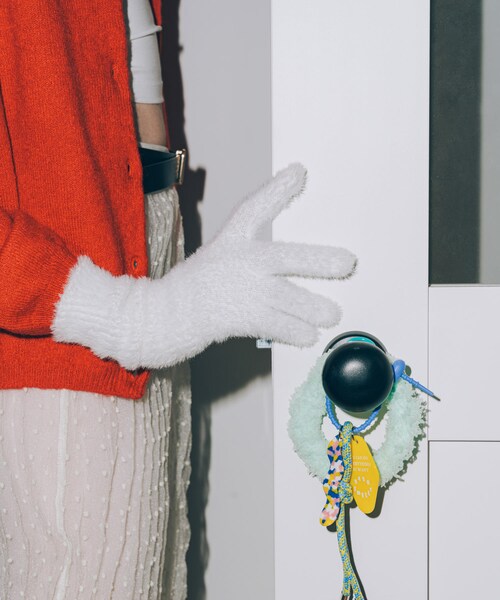 SMELLY（スメリー）の「シャギーニットロンググローブ（ベルト・レディース・L.GRY/WHT/L.BLU・-）」の9枚目の写真