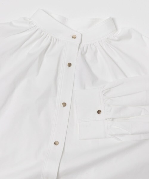 URBAN RESEARCH ROSSO（アーバンリサーチロッソ）の「『WEB限定』デザインボタンカットソーブラウス（シャツ/ブラウス・レディース・OFF WHITE/NAVY・FREE）」の8枚目の写真
