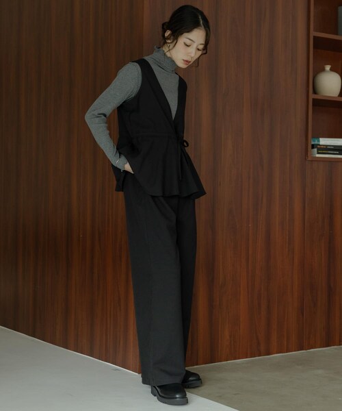 URBAN RESEARCH Sonny Label（アーバンリサーチサニーレーベル）の「ペプラムオールインワン（つなぎ/オールインワン・レディース・ブラック/グレー・36/38）」の3枚目の写真