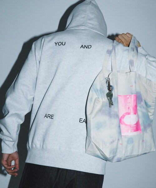 URBAN RESEARCH(アーバンリサーチ)の「BLANKMAG B/W photo Hoodie(パーカー・メンズ・Ash/Black・M/L/XL)」の14枚目の写真