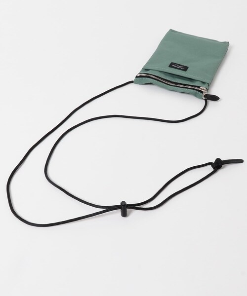 URBAN RESEARCH DOORS(アーバンリサーチドアーズ)の「STANDARD SUPPLY SLING PURSE M(ショルダーバッグ・メンズ・MINTGREEN・One)」の6枚目の写真