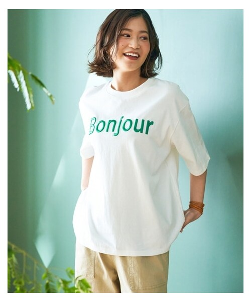 nissen（ニッセン）の「大きいサイズ 綿１００％立体ロゴ刺しゅうルーズシルエットこなれTシャツ（Tシャツ/カットソー・レディース・オフホワイト/ライトモカ/スミクロ/オフホワイト×ネイビー/スミクロ×チャコール・L/LL/3L/4L/5L/6L/8L/10L/M）」の4枚目の写真