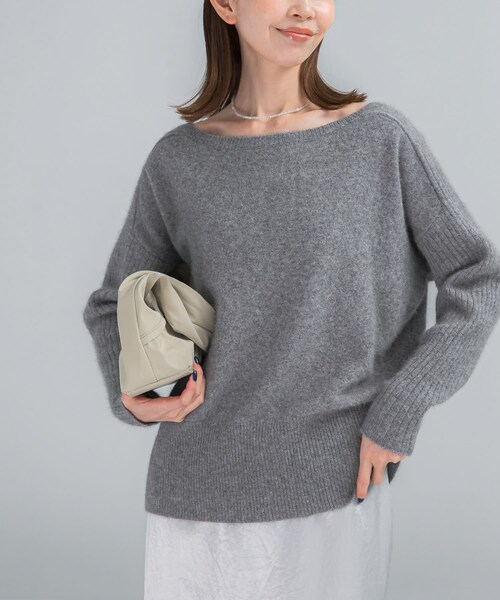 URBAN RESEARCH ROSSO（アーバンリサーチロッソ）の「エアリーニット2WAYネックプルオーバー（ニット/セーター・レディース・GRAY/BEIGE・Free）」の9枚目の写真