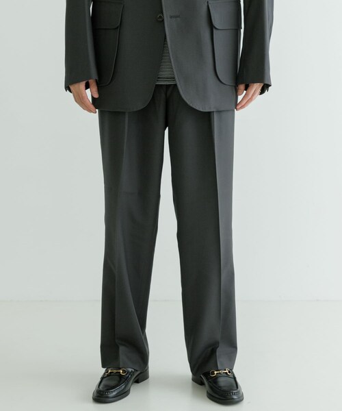 URBAN RESEARCH（アーバンリサーチ）の「MARKAWARE　ONE TUCK TAPERED TROUSERS（その他パンツ・メンズ・GRAIGE/CE.GRAY・2/3）」の6枚目の写真