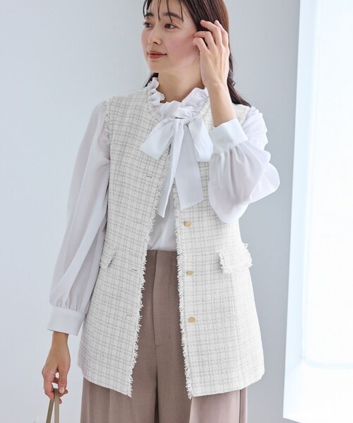 ROPE' PICNIC(ロペピクニック)の「【WEB限定カラー】ツイード金ボタンジレベスト/セレモニー対応・リンクコーデ(ベスト・レディース・ブラック系/ライトグレー/オフホワイト/ネイビー・F)」の5枚目の写真