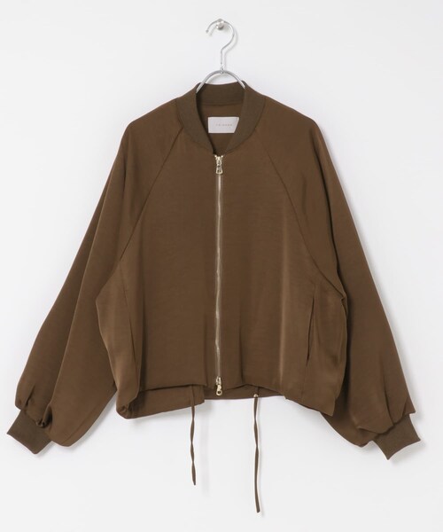 URBAN RESEARCH ROSSO（アーバンリサーチロッソ）の「CHIGNON　サテンボリュームブルゾン（ブルゾン・レディース・GBEIGE/BLACK/BROWN・Free）」の19枚目の写真