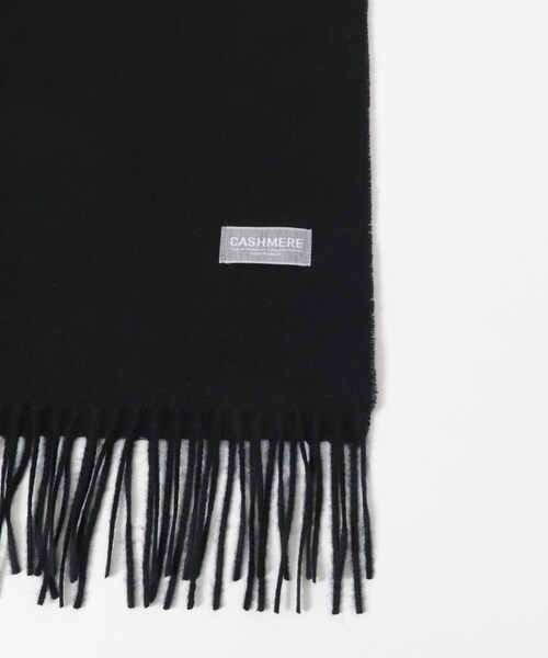 URBAN RESEARCH（アーバンリサーチ）の「ソリッドカシミヤマフラー（マフラー・メンズ・CHARCOAL/ORANGE/RED/BLACK・FREE）」の7枚目の写真