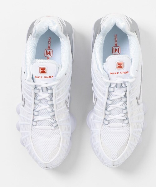URBAN RESEARCH Sonny Label（アーバンリサーチサニーレーベル）の「NIKE　ウィメンズショックスTL（スニーカー・レディース・002ブラック/100ホワイト・23/23.5/24/24.5）」の6枚目の写真