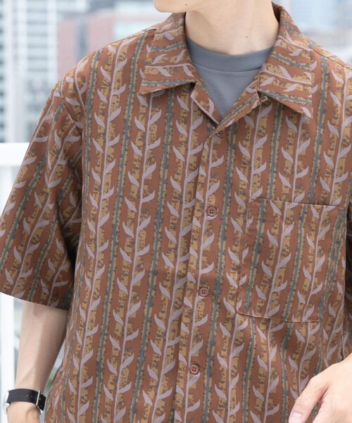 ITEMS URBANRESEARCH(アイテムズ アーバンリサーチ)の「リーフプリントオープンカラー半袖シャツ(シャツ/ブラウス・メンズ・BEG/BRN/BLK・M/L)」の5枚目の写真