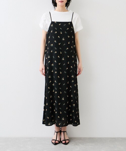 VIS(ビス)の「フラワープリントキャミワンピース(ワンピース・レディース・ブラック系/キナリ系・F)」の20枚目の写真