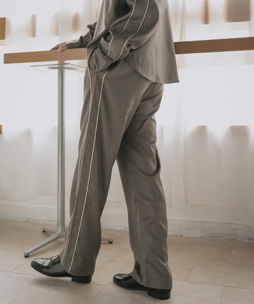 SENSE OF PLACE by URBAN RESEARCH（センスオブプレイスバイアーバンリサーチ）の「サイドラインピンストライプスラックス（その他パンツ・メンズ・CHARCOAL/KHAKI/ORANGE・M/L）」の21枚目の写真