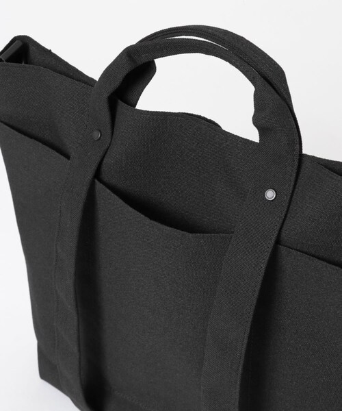 URBAN RESEARCH(アーバンリサーチ)の「KARRI AMIACALVA 2 WAY TOTE L(トートバッグ・メンズ・GRAY/BLACK・Free)」の9枚目の写真