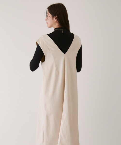 Jayro(ジャイロ)の「フロントベルトVネックワンピース(ワンピース・レディース・ブラック/オフホワイト/ダークブラウン/ピンク・M)」の19枚目の写真