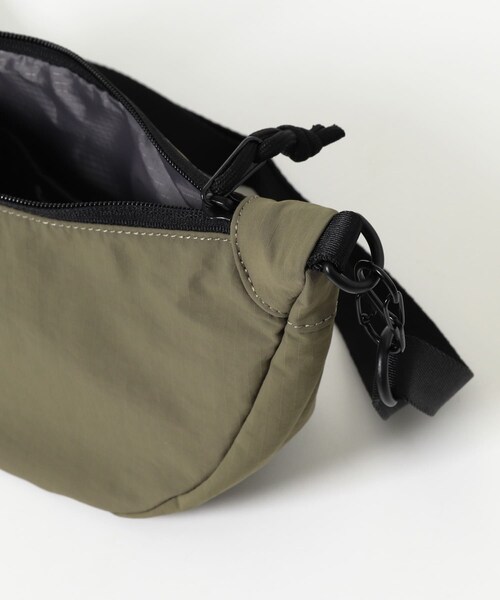 URBAN RESEARCH DOORS(アーバンリサーチドアーズ)の「撥水COMPACT SHOULDER(ショルダーバッグ・メンズ・BLACK/D.GRAY/BEIGE・-)」の15枚目の写真