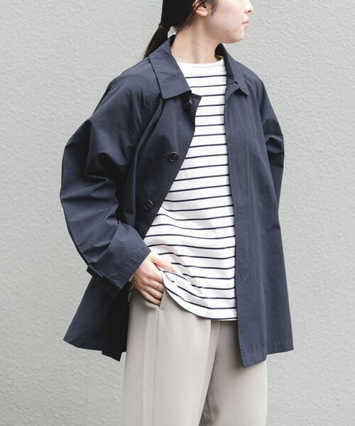 URBAN RESEARCH DOORS(アーバンリサーチドアーズ)の「FORK&SPOON ステンカラーテントコート(ステンカラーコート・レディース・BEIGE/NAVY・1)」の19枚目の写真