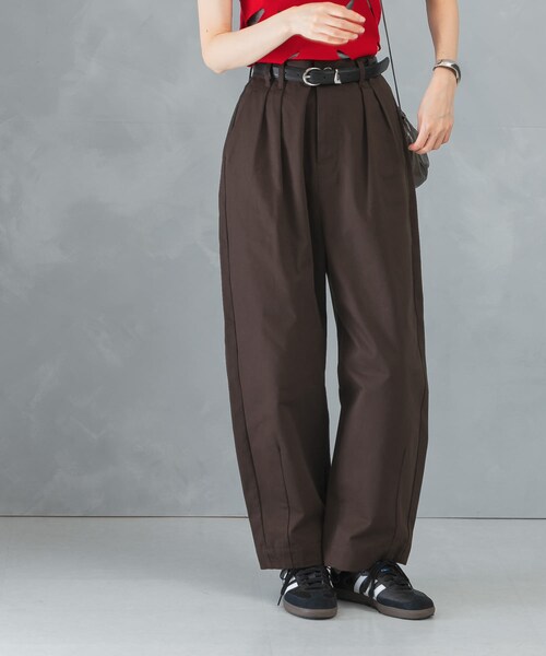 URBAN RESEARCH ROSSO（アーバンリサーチロッソ）の「タックカーブパンツ（その他パンツ・レディース・brown/camel・36/38）」の4枚目の写真