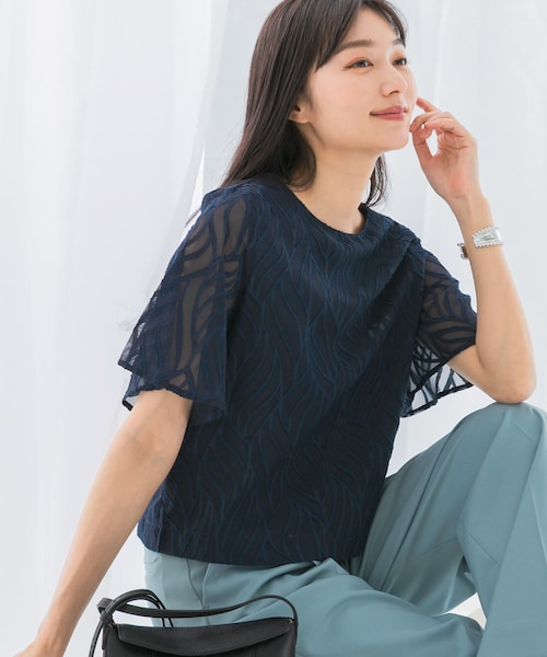 URBAN RESEARCH ROSSO（アーバンリサーチロッソ）の「セミシアーカットジャガードブラウス（シャツ/ブラウス・レディース・OFF WHITE/BLUE/BEIGE/NAVY・FREE）」の4枚目の写真