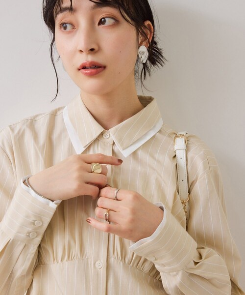 VIS(ビス)の「無地&ストライプダブルカラーウエスト切り替えシャツ(シャツ/ブラウス・レディース・ホワイト/ベージュ/サックス・F)」の10枚目の写真