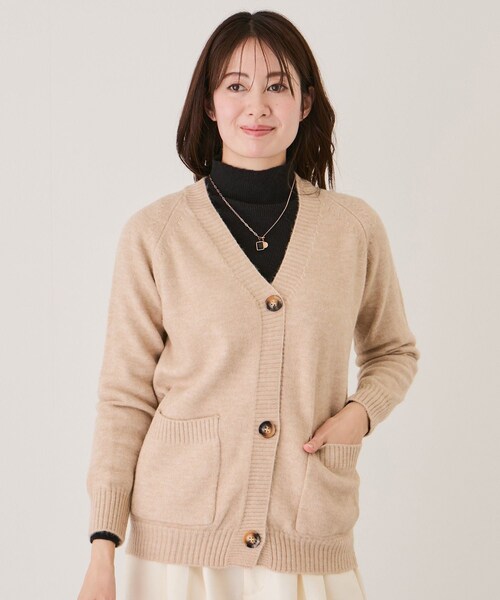 Jayro（ジャイロ）の「カラーVネックカーディガン（カーディガン/ボレロ・レディース・ブラック/グレー/ホワイト系/ベージュ/グリーン/キミドリ/カーキ/ブルー系/レッド/オレンジ・F）」の4枚目の写真