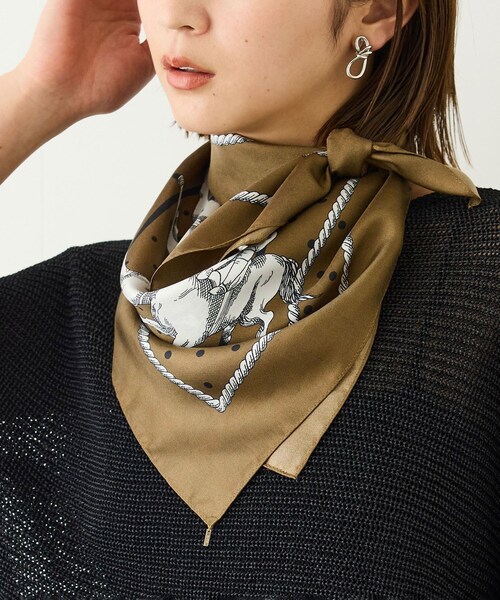 ROPE'（ロペ）の「ROPE' リバイバルシルクスカーフ/ Lサイズ・26AW（バンダナ/スカーフ・レディース・ブラック/オフホワイト/カーキ/ピンク/オレンジ・F）」の14枚目の写真