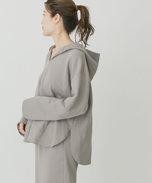 EKAL（エカル）の「EKAL　レイクショアキーネックフーディー（パーカー・レディース・カーキ/ベージュ/チャコール・FREE）」の16枚目の写真