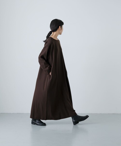 かぐれ(カグレ)の「WIRROW Botany wool dress(ワンピース・レディース・Mauve gray/Dark brown・1)」の7枚目の写真
