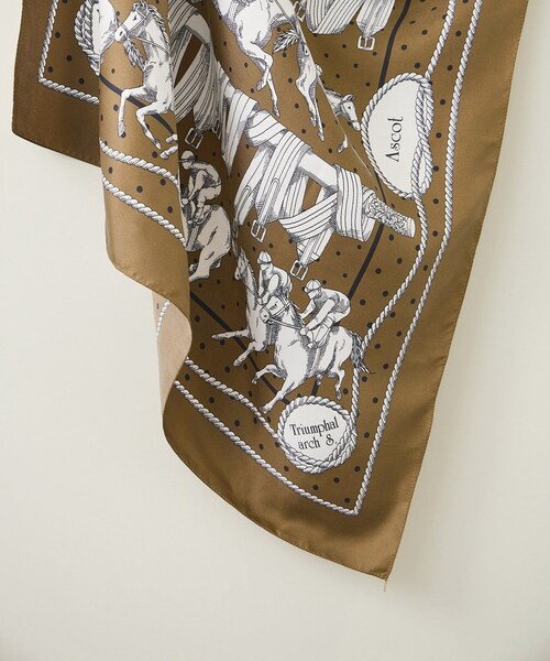 ROPE'（ロペ）の「ROPE' リバイバルシルクスカーフ/ Lサイズ・26AW（バンダナ/スカーフ・レディース・ブラック/オフホワイト/カーキ/ピンク/オレンジ・F）」の5枚目の写真